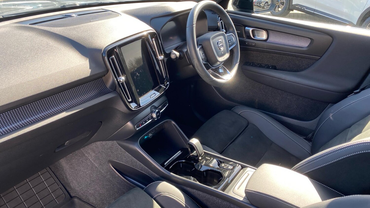 Used Volvo XC40 for sale - 77939918: Photo 12