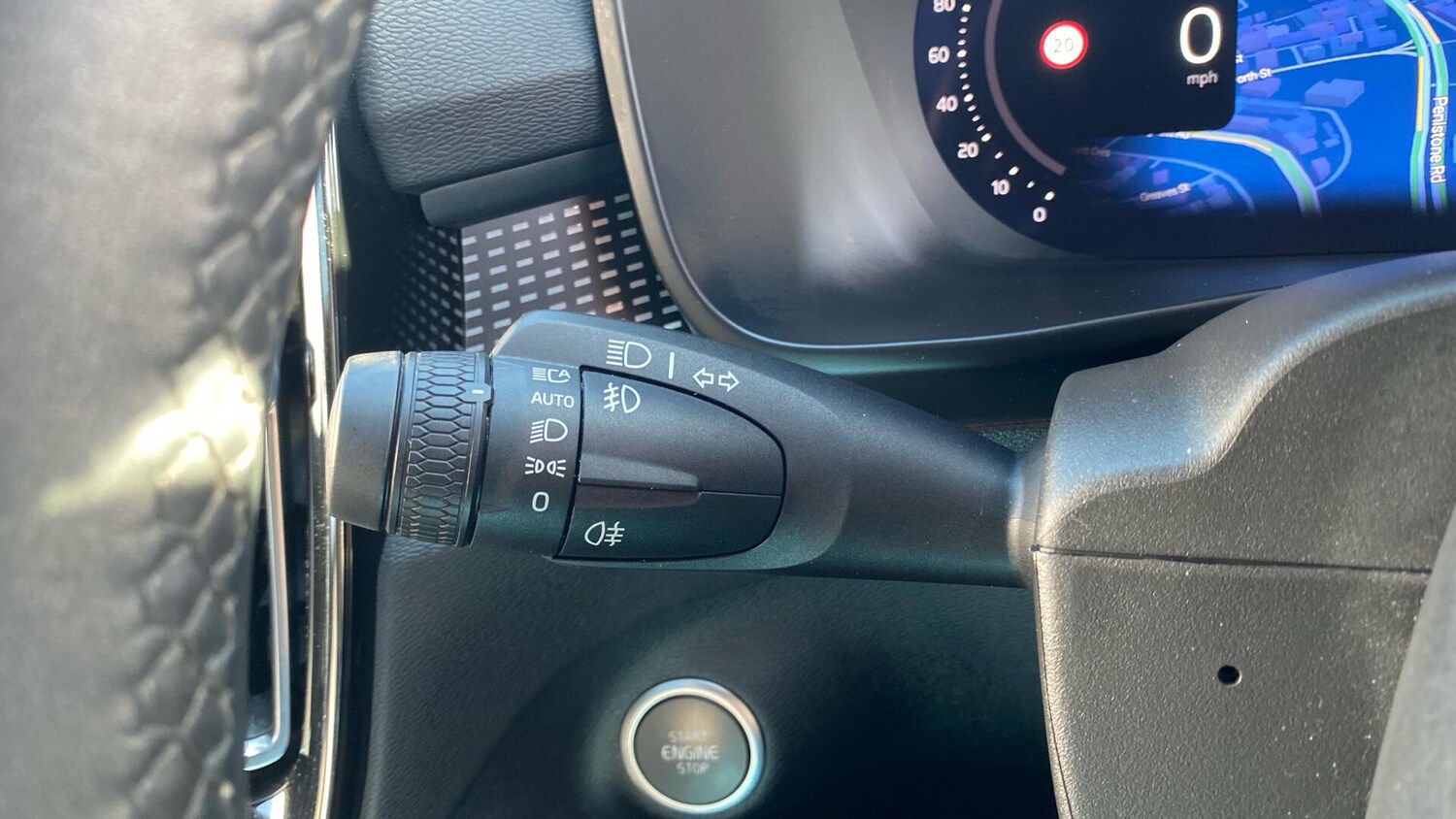 Used Volvo XC40 for sale - 77939918: Photo 15