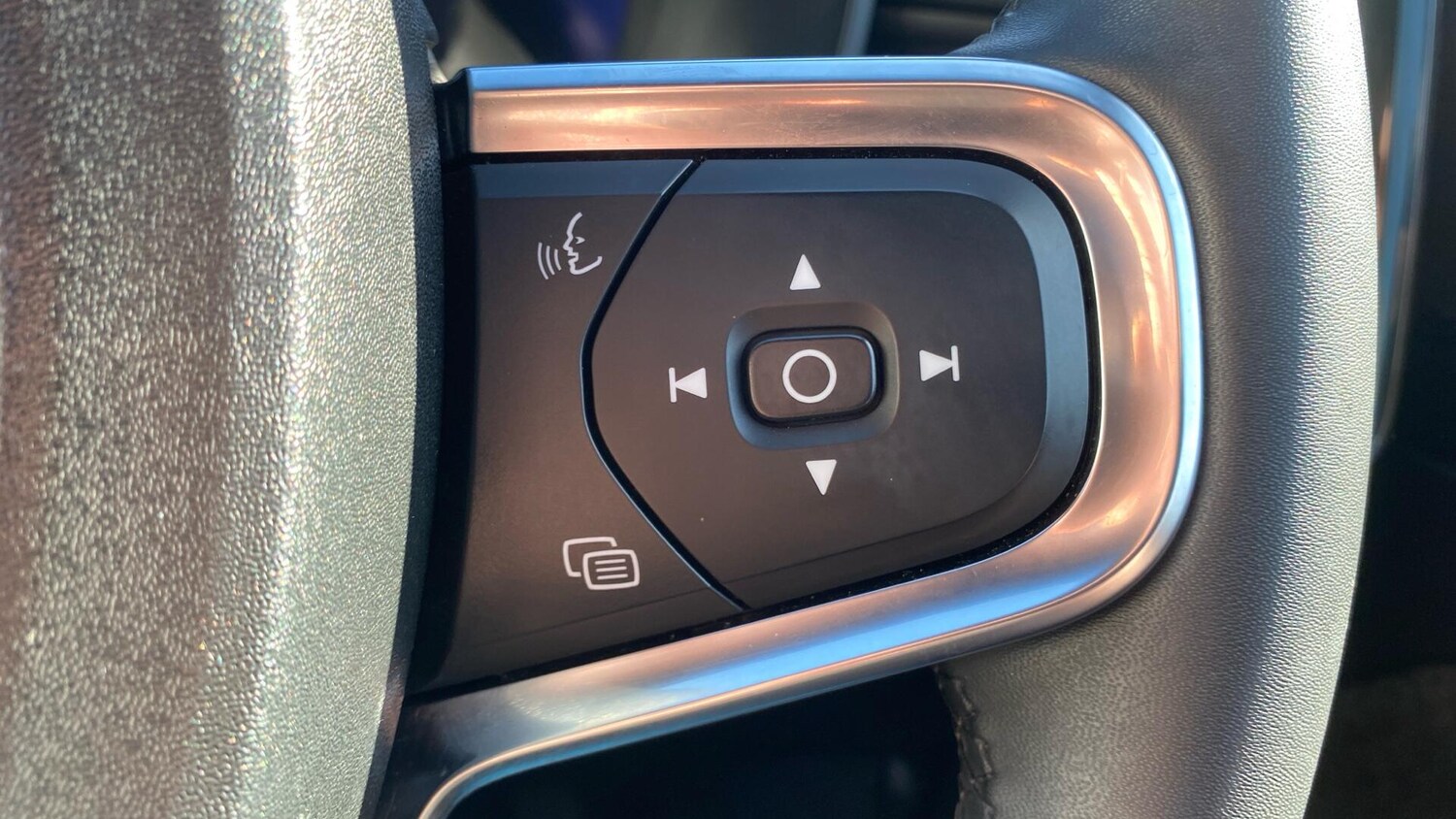 Used Volvo XC40 for sale - 77939918: Photo 17