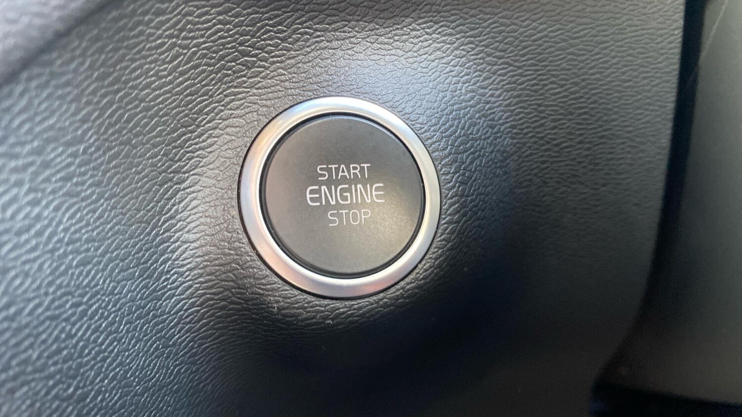 Used Volvo XC40 for sale - 77939918: Photo 20