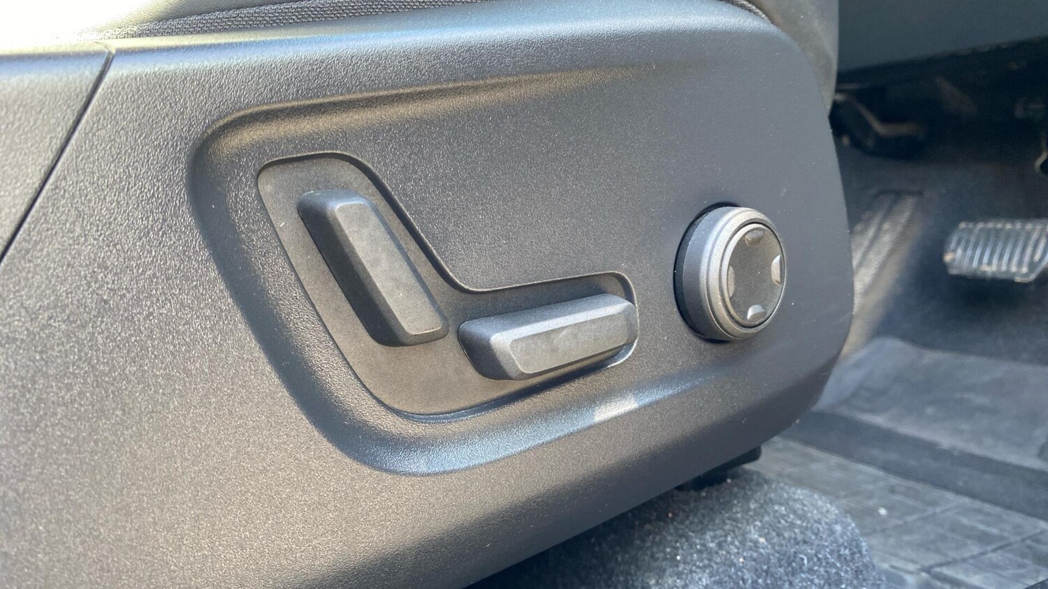 Used Volvo XC40 for sale - 77939918: Photo 21