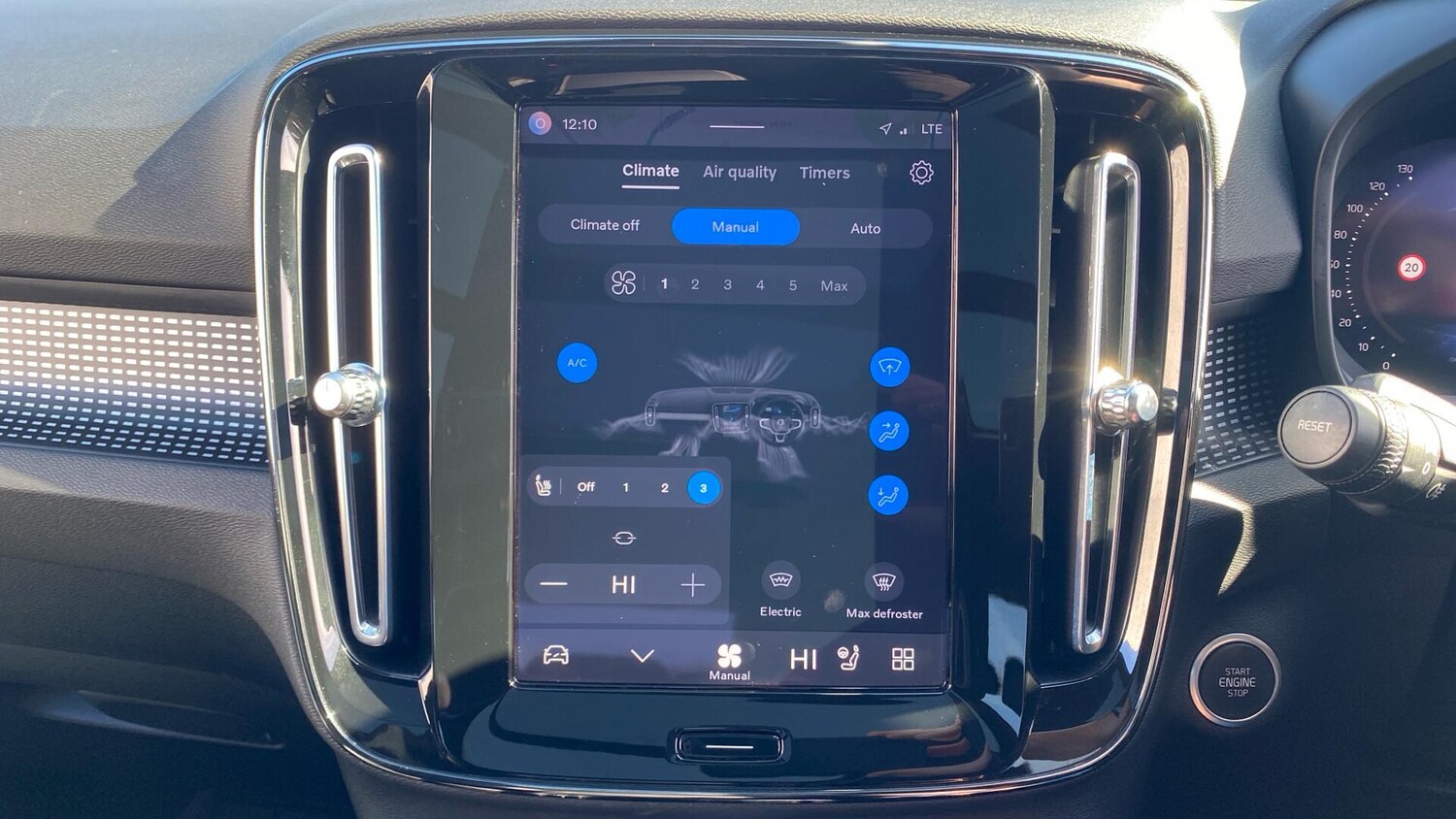 Used Volvo XC40 for sale - 77939918: Photo 26