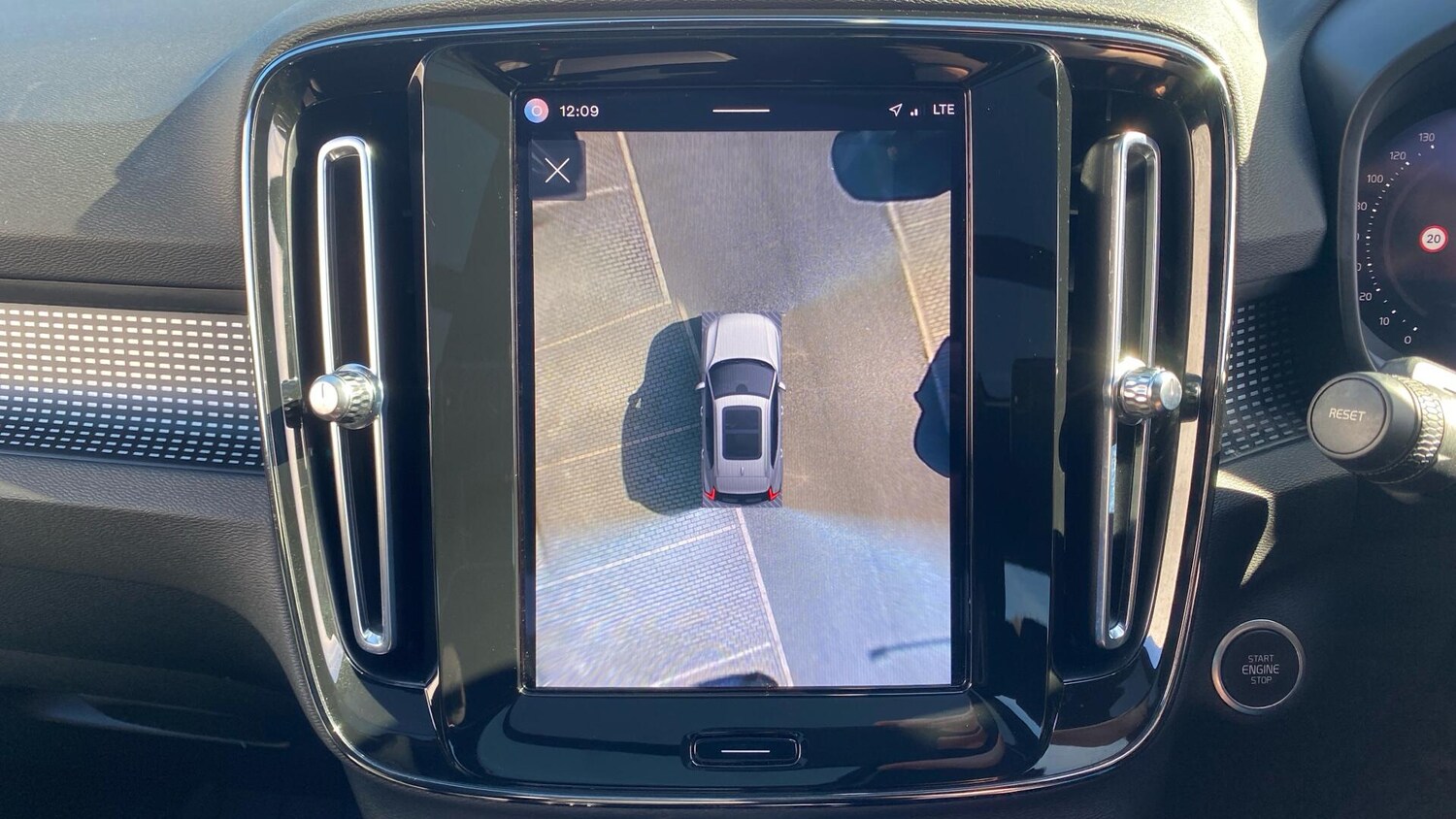 Used Volvo XC40 for sale - 77939918: Photo 30