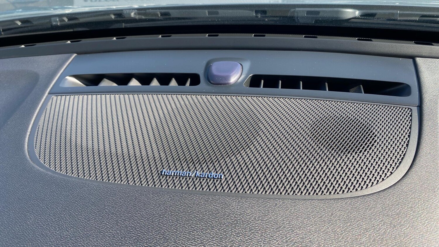 Used Volvo XC40 for sale - 77939918: Photo 38