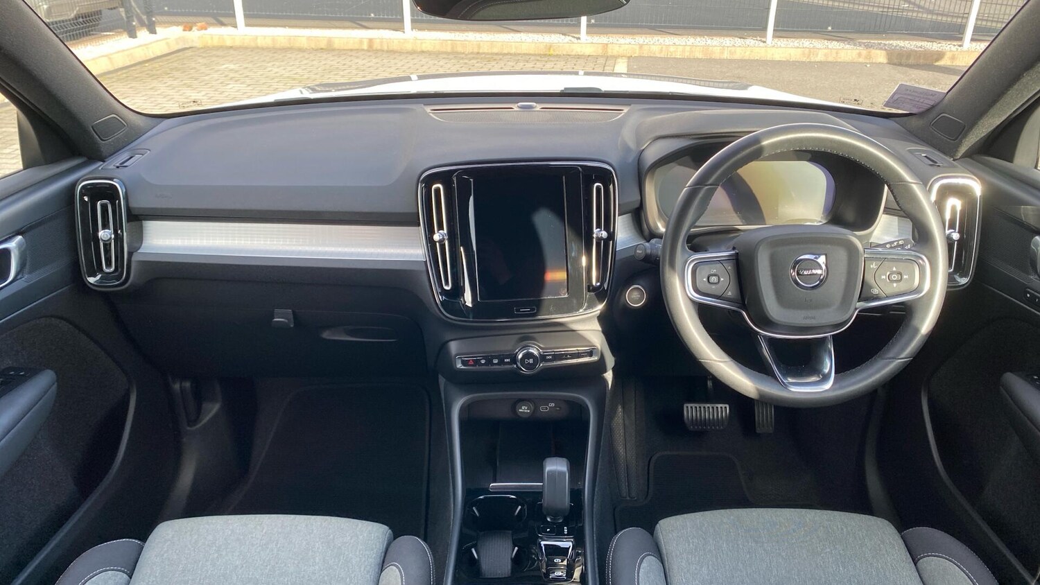 Used Volvo XC40 2023 for sale - 77696116: Photo 11