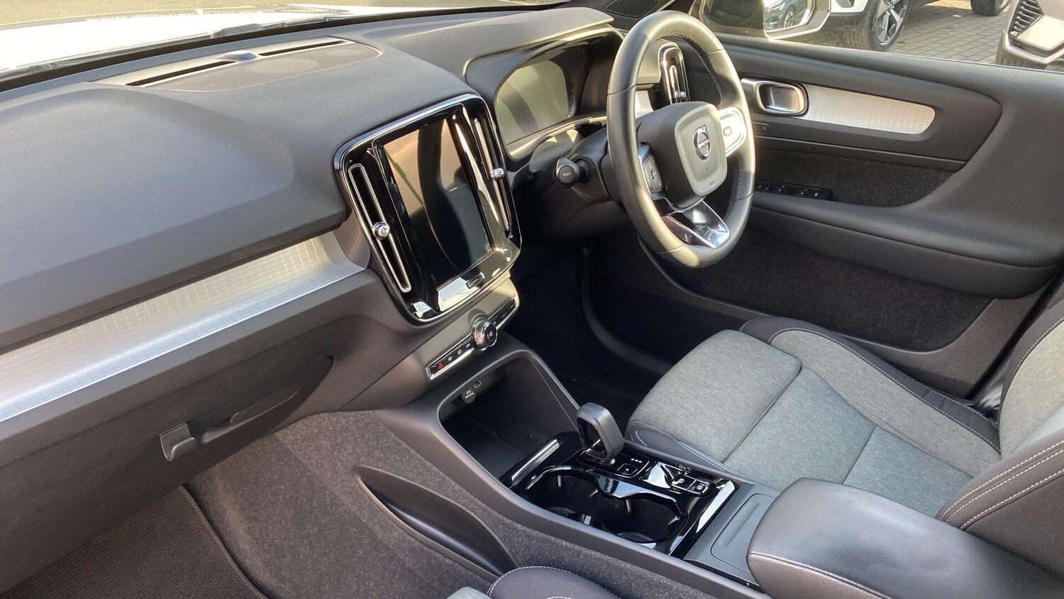 Used Volvo XC40 2023 for sale - 77696116: Photo 12