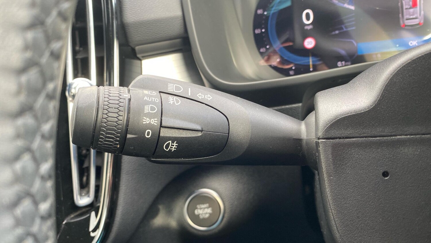 Used Volvo XC40 2023 for sale - 77696116: Photo 15