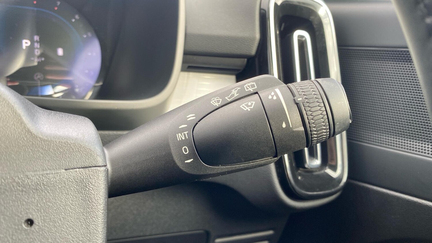 Used Volvo XC40 2023 for sale - 77696116: Photo 18