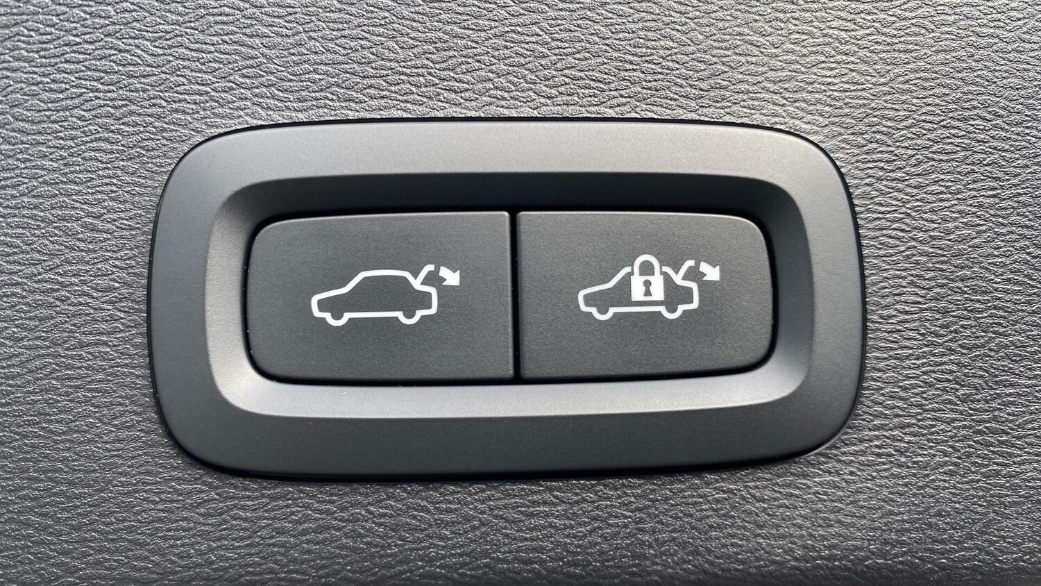 Used Volvo XC40 2023 for sale - 77696116: Photo 22