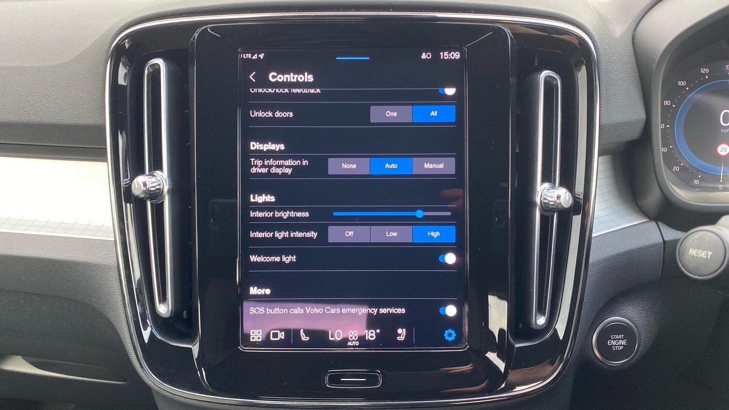 Used Volvo XC40 2023 for sale - 77696116: Photo 33