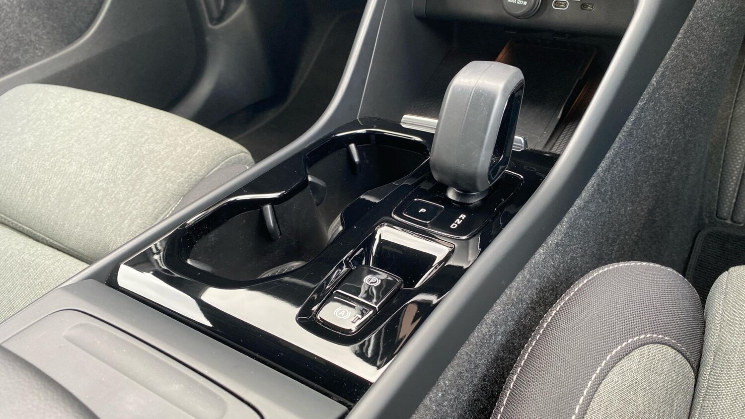 Used Volvo XC40 2023 for sale - 77696116: Photo 40