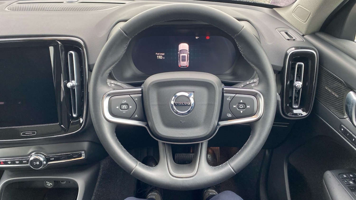 Used Volvo XC40 2024 for sale - 76371359: Photo 11