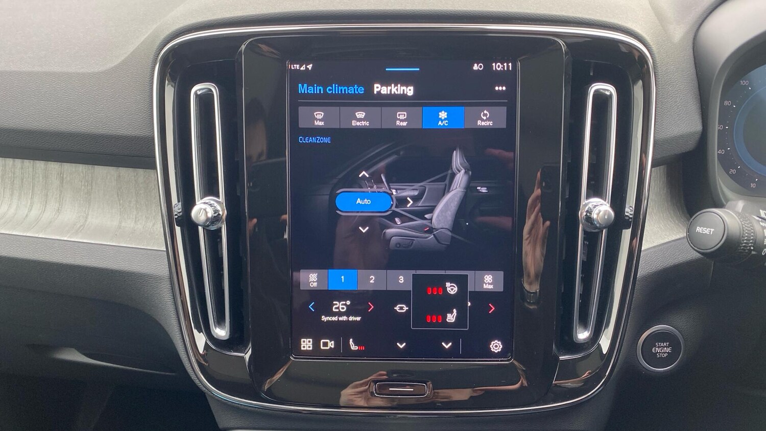 Used Volvo XC40 2024 for sale - 76371359: Photo 17