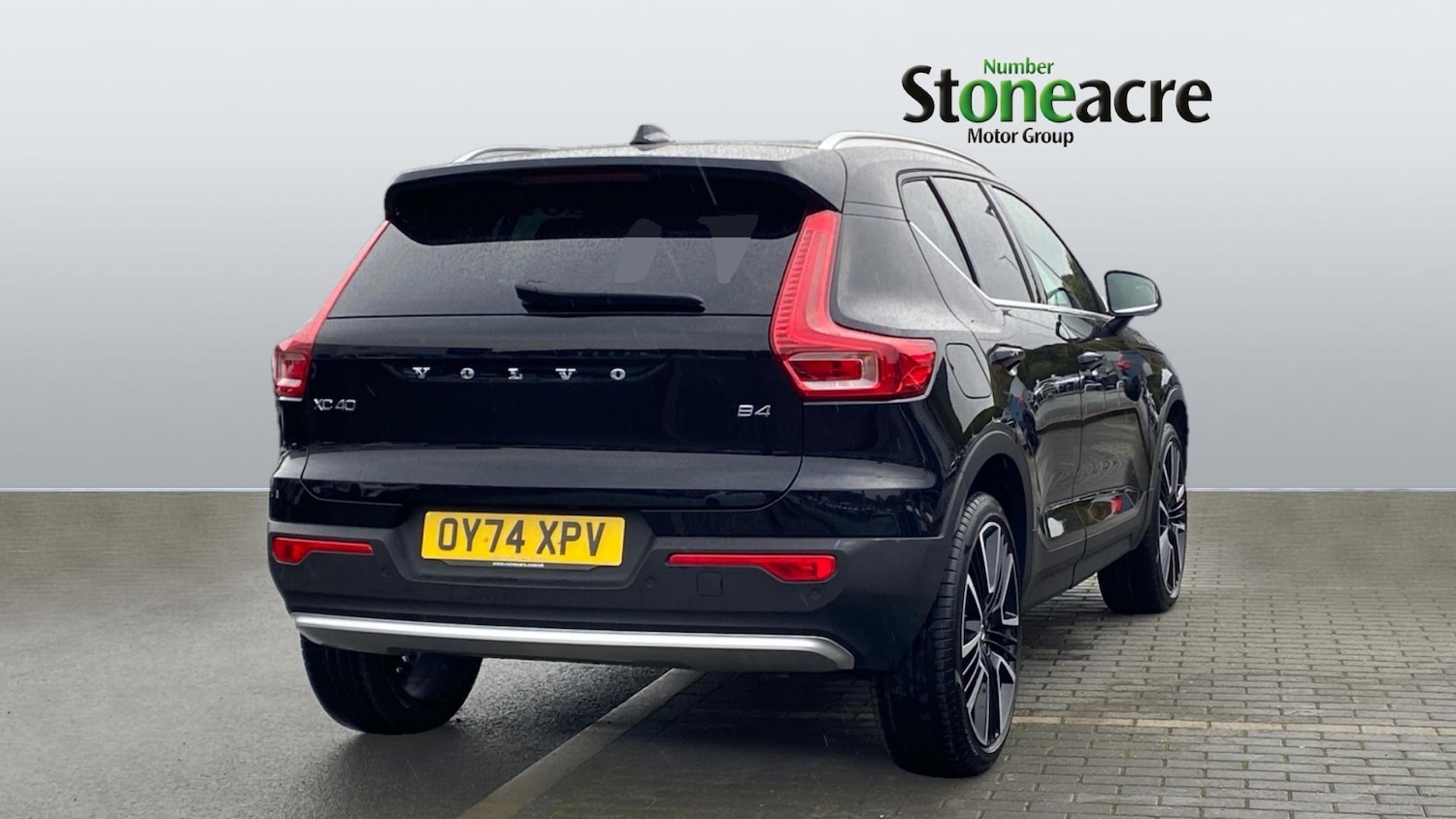Used Volvo XC40 2024 for sale - 76371359: Photo 2