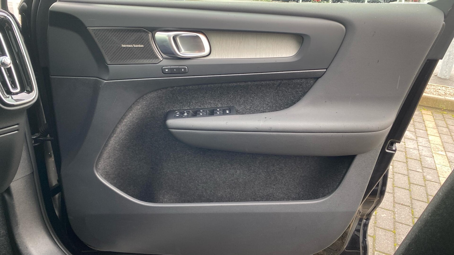 Used Volvo XC40 2024 for sale - 76371359: Photo 30