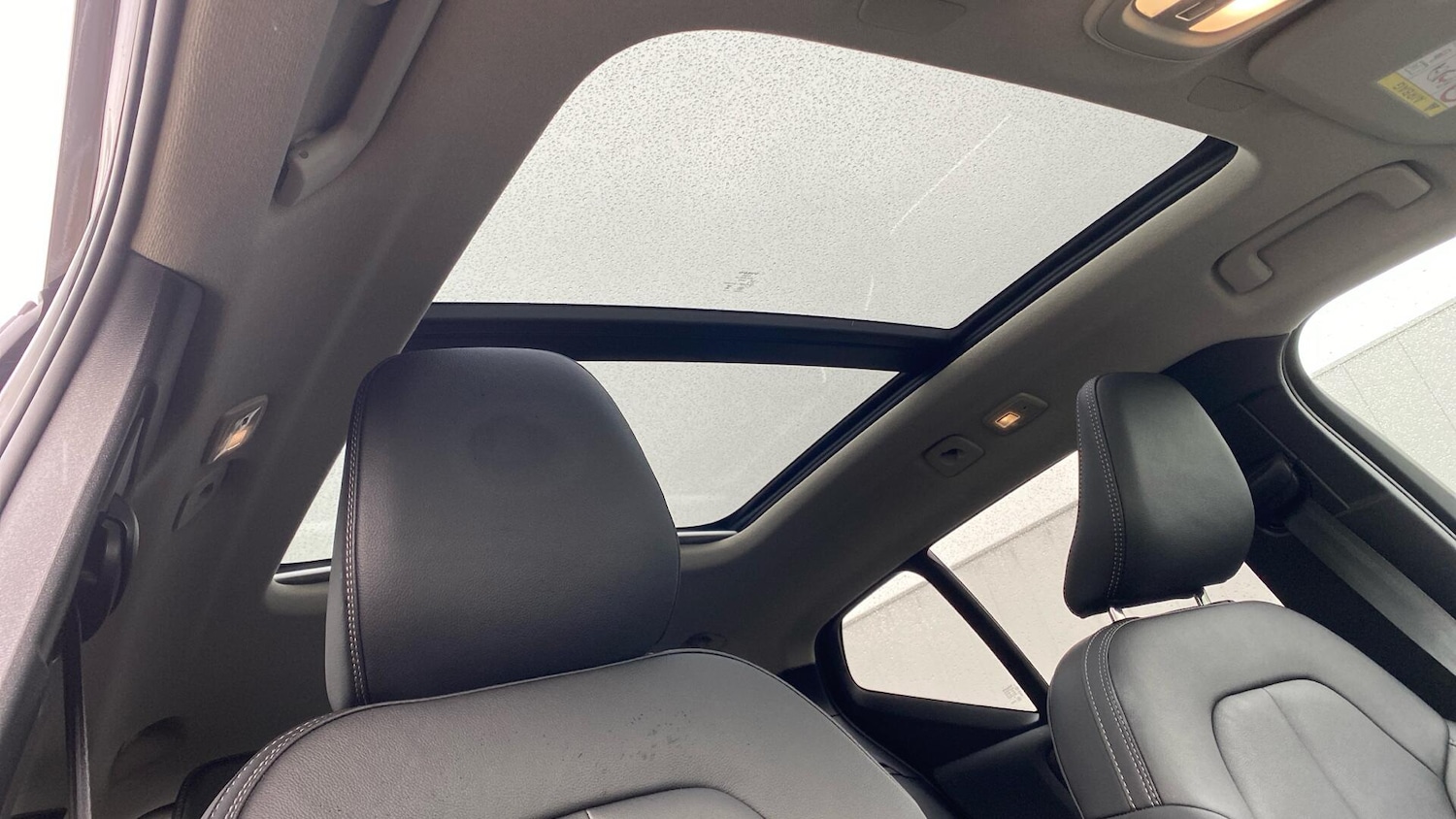 Used Volvo XC40 2024 for sale - 76371359: Photo 32