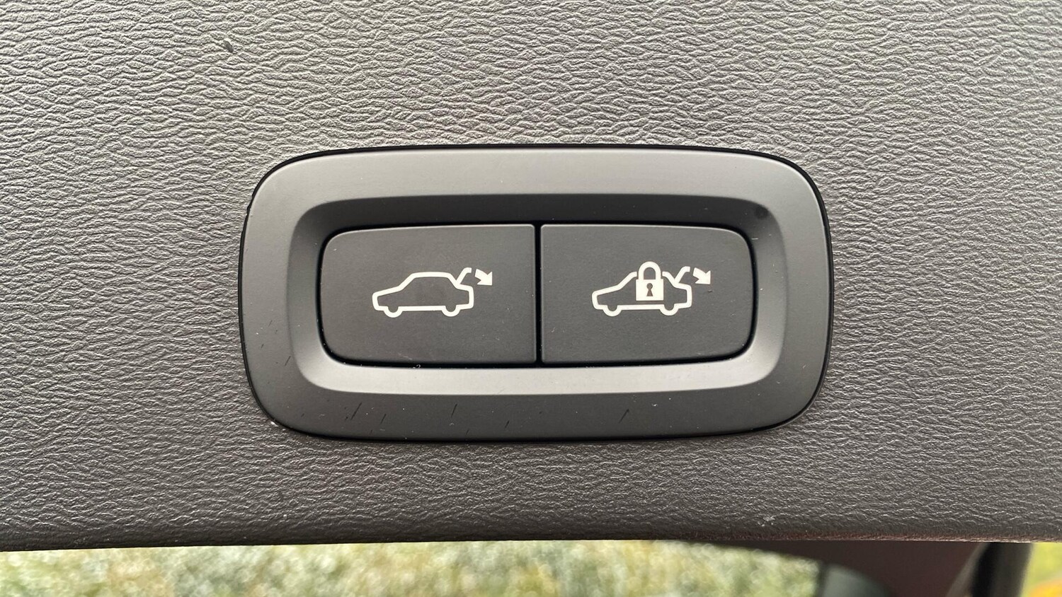 Used Volvo XC40 2024 for sale - 76371359: Photo 36