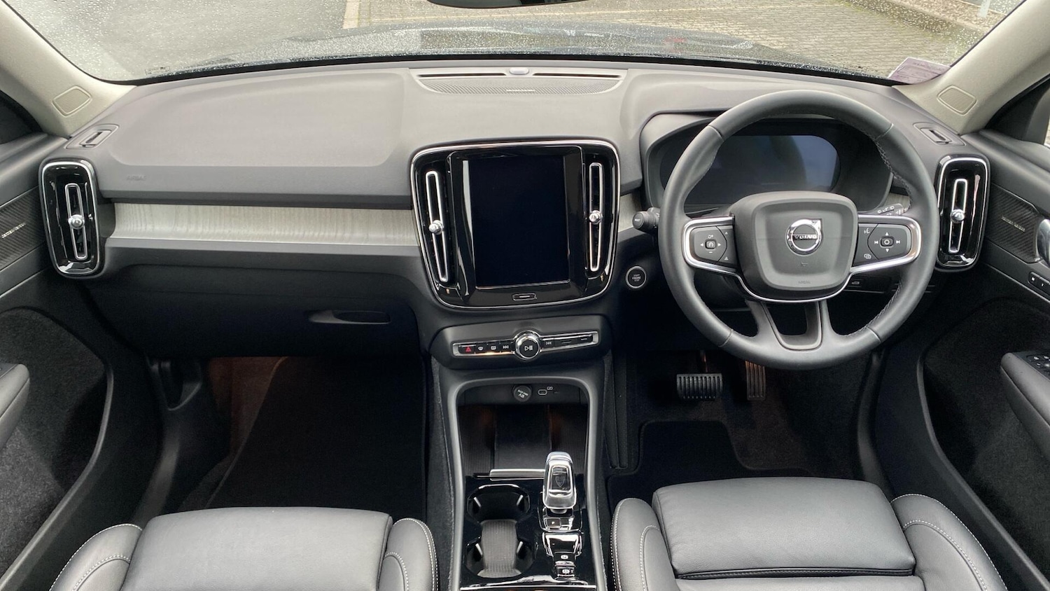 Used Volvo XC40 2024 for sale - 76371359: Photo 6