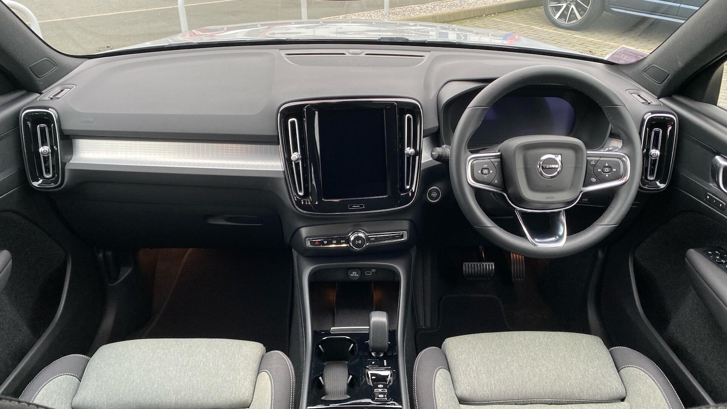 Used Volvo XC40 2023 for sale - 77074145: Photo 10