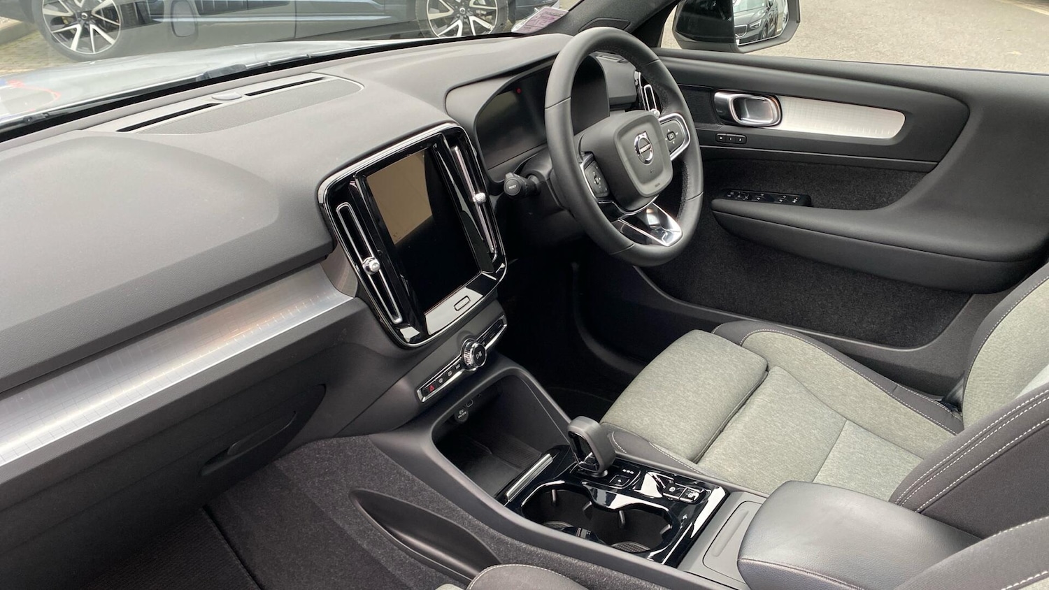 Used Volvo XC40 2023 for sale - 77074145: Photo 12