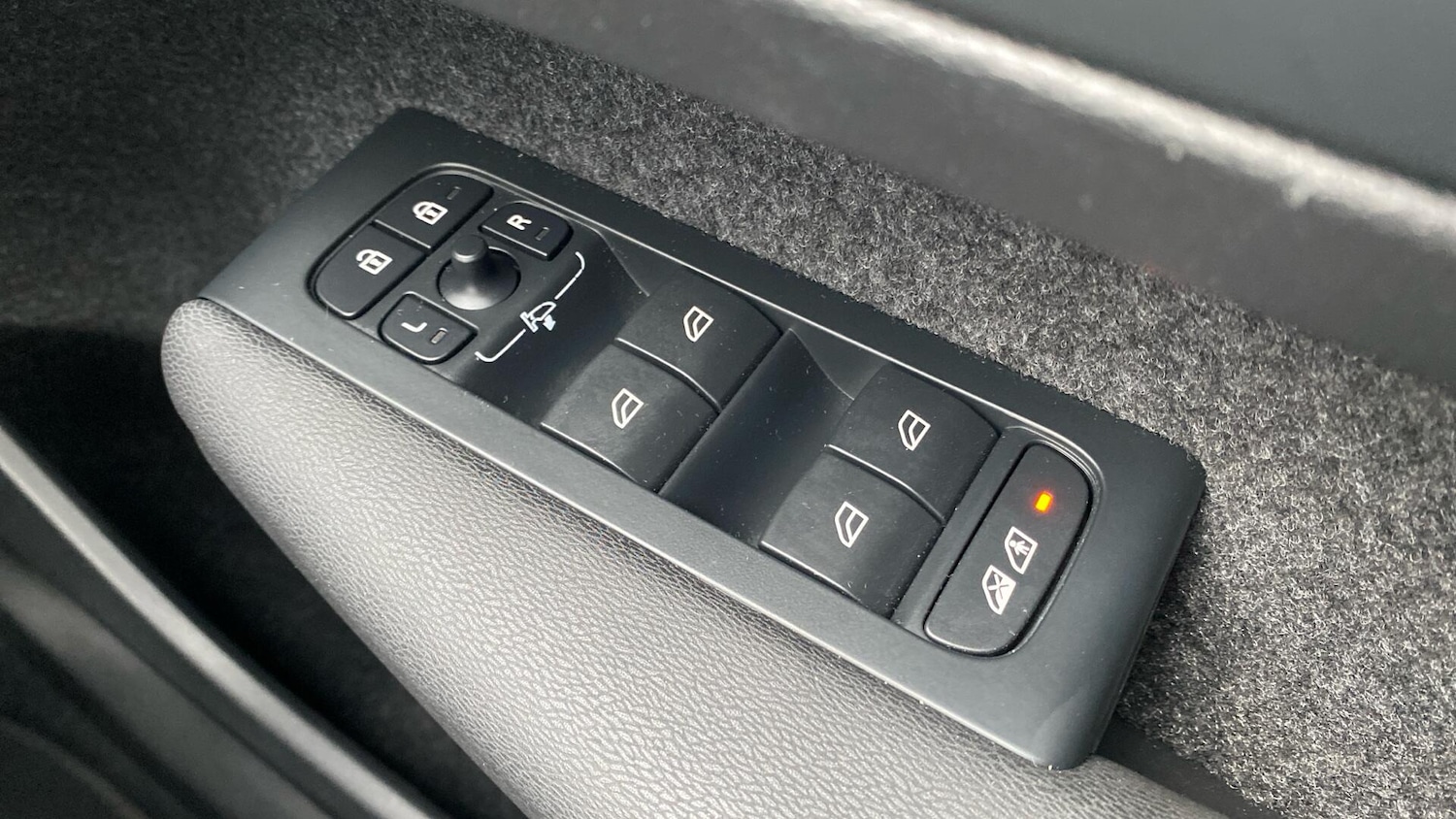 Used Volvo XC40 2023 for sale - 77074145: Photo 19