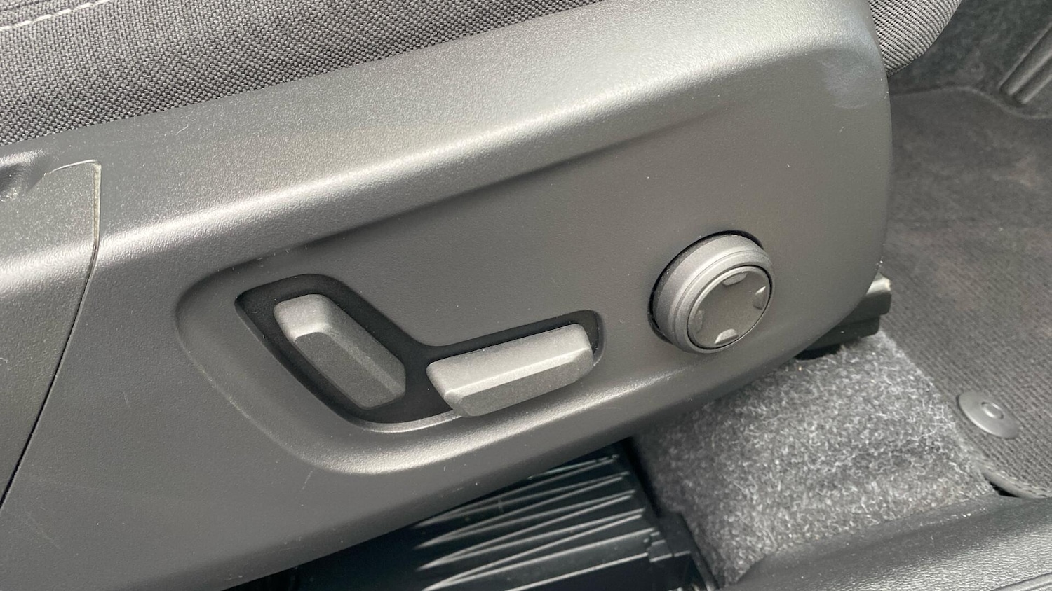 Used Volvo XC40 2023 for sale - 77074145: Photo 22