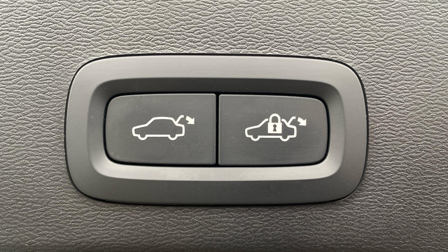 Used Volvo XC40 2023 for sale - 77074145: Photo 23