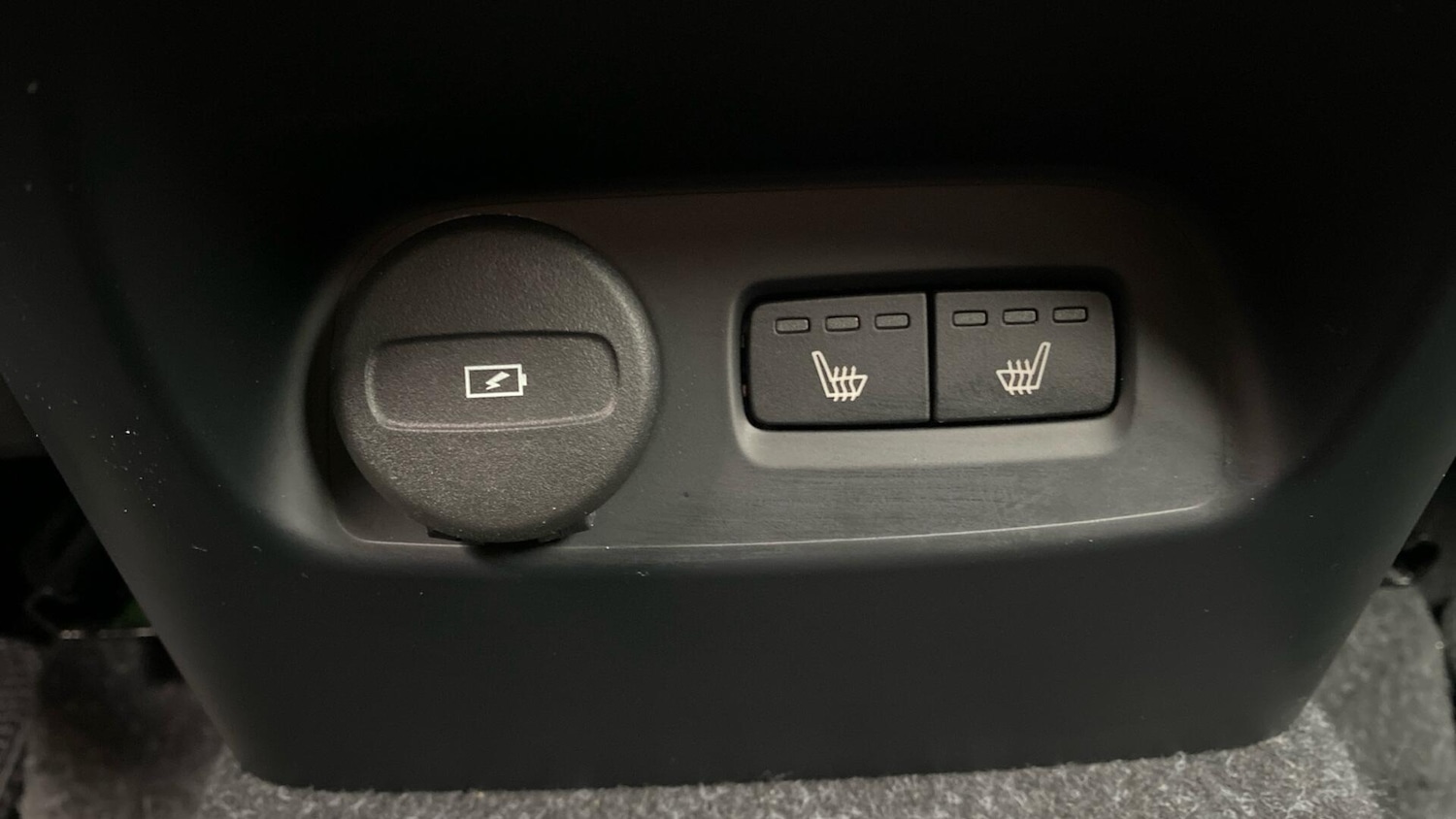 Used Volvo XC40 2023 for sale - 77074145: Photo 24