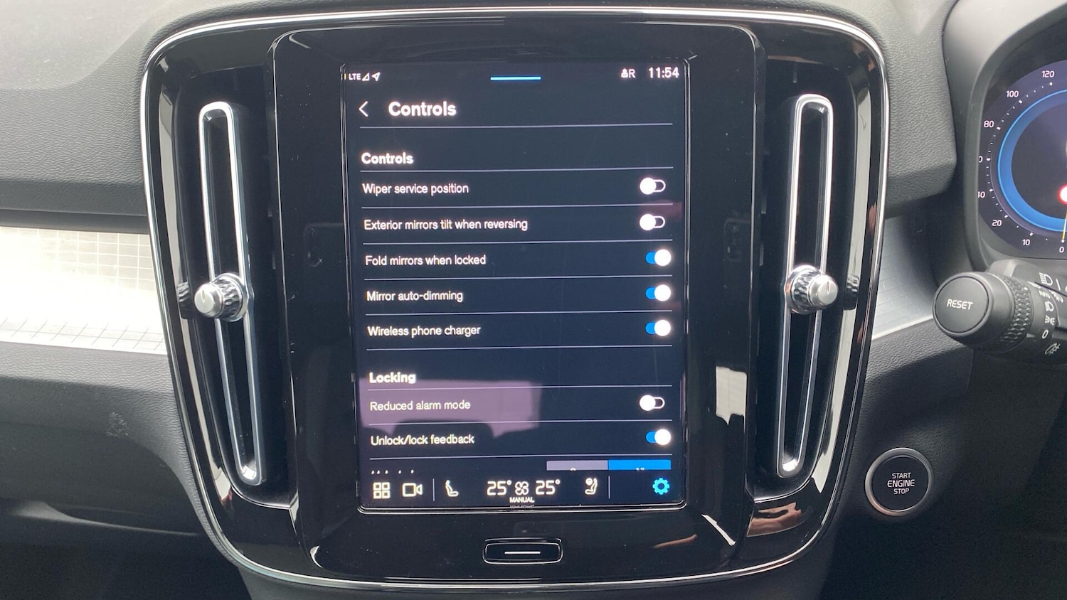 Used Volvo XC40 2023 for sale - 77074145: Photo 33