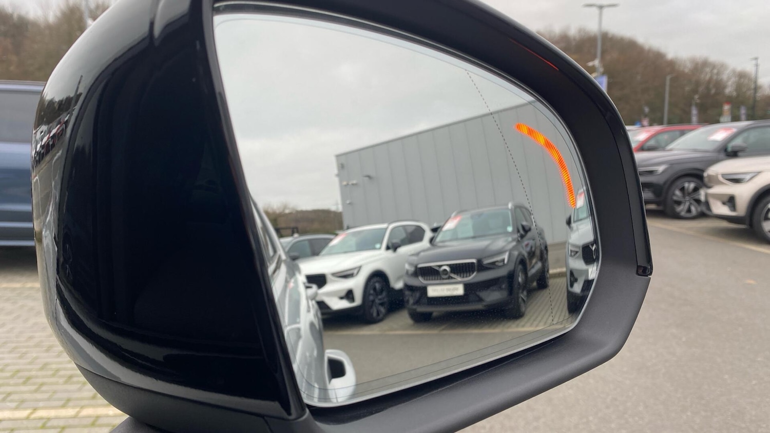 Used Volvo XC40 2023 for sale - 77074145: Photo 40