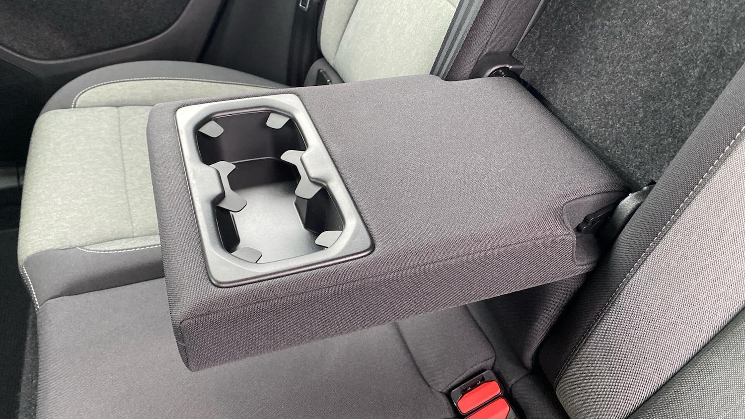 Used Volvo XC40 2023 for sale - 77074145: Photo 41