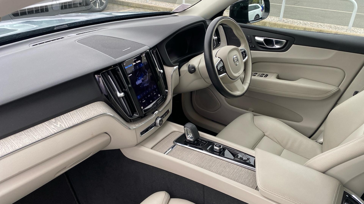 Used Volvo XC60 2022 for sale - 76136934: Photo 40