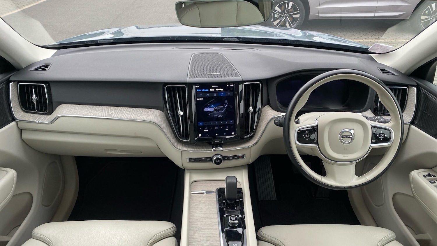 Used Volvo XC60 2022 for sale - 76136934: Photo 5