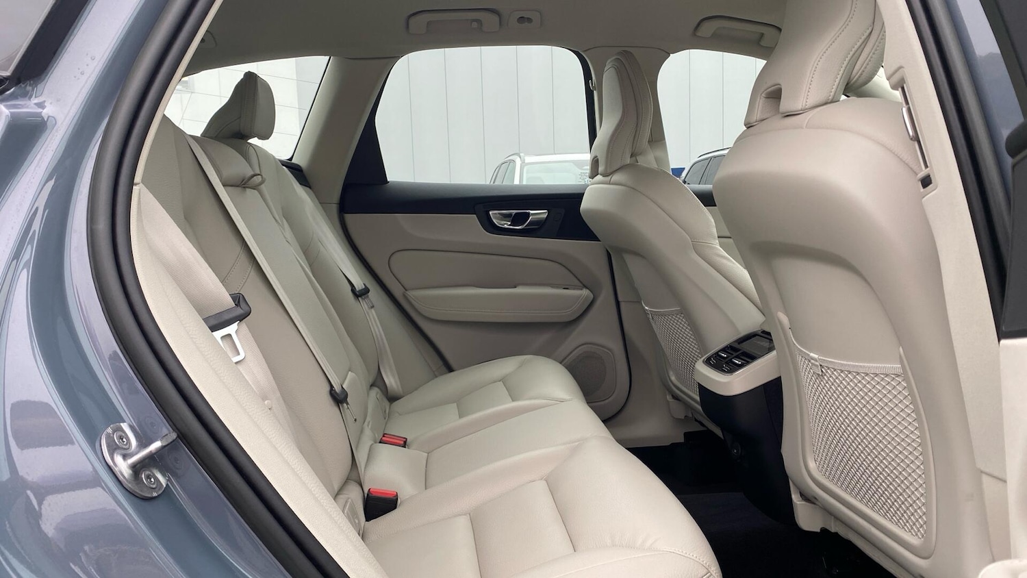 Used Volvo XC60 2022 for sale - 76136934: Photo 6
