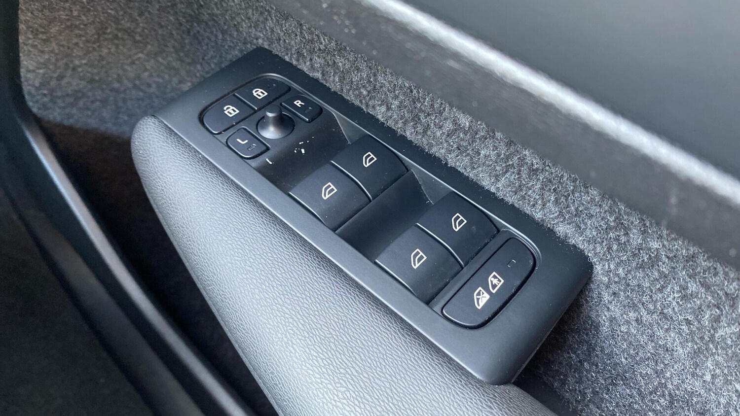 Used Volvo XC40 for sale - 77753340: Photo 19