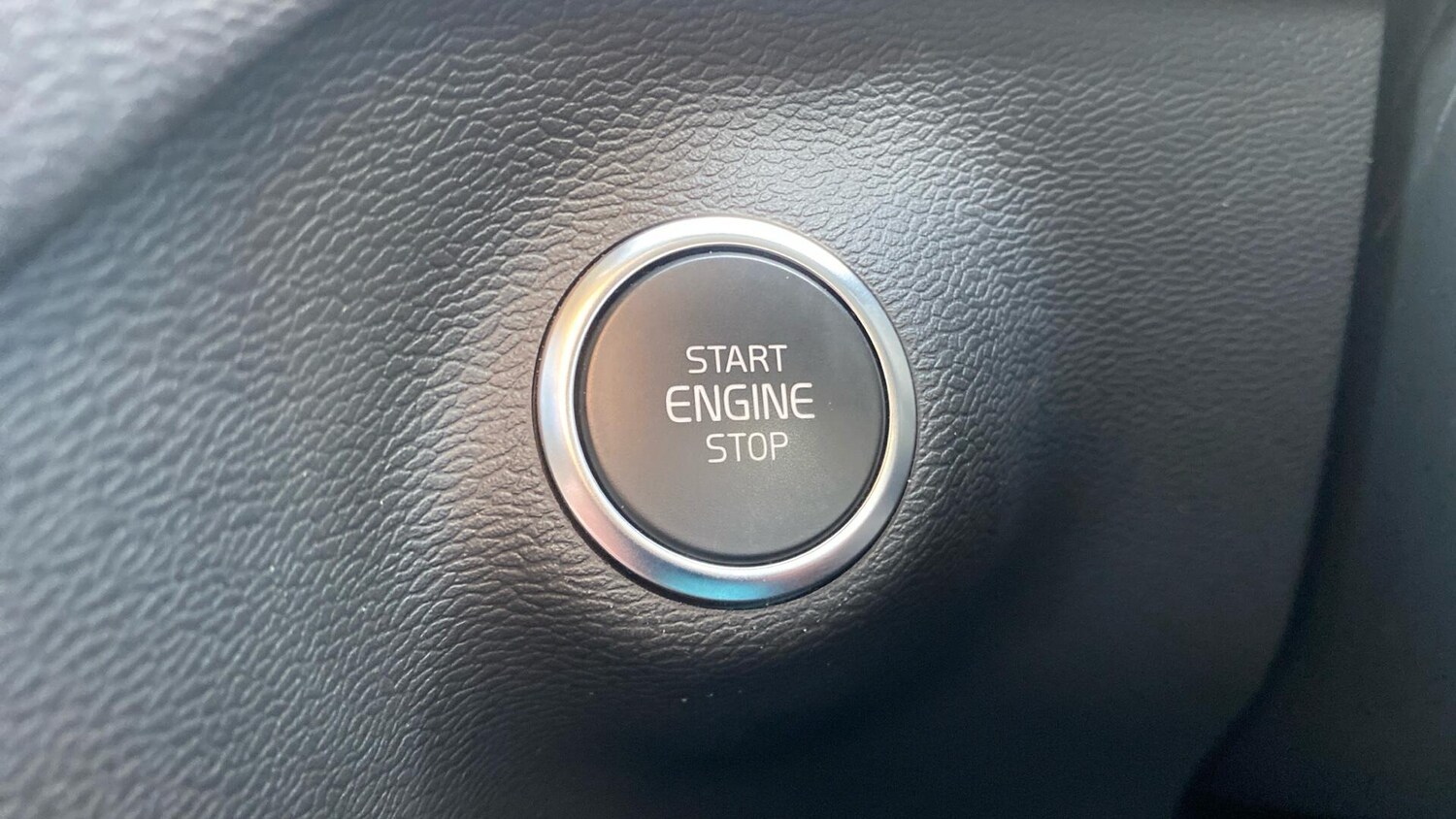 Used Volvo XC40 for sale - 77753340: Photo 20