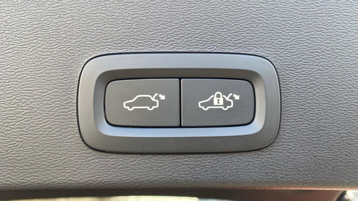 Used Volvo XC40 for sale - 77753340: Photo 23