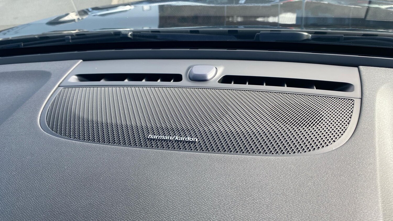 Used Volvo XC40 for sale - 77753340: Photo 38