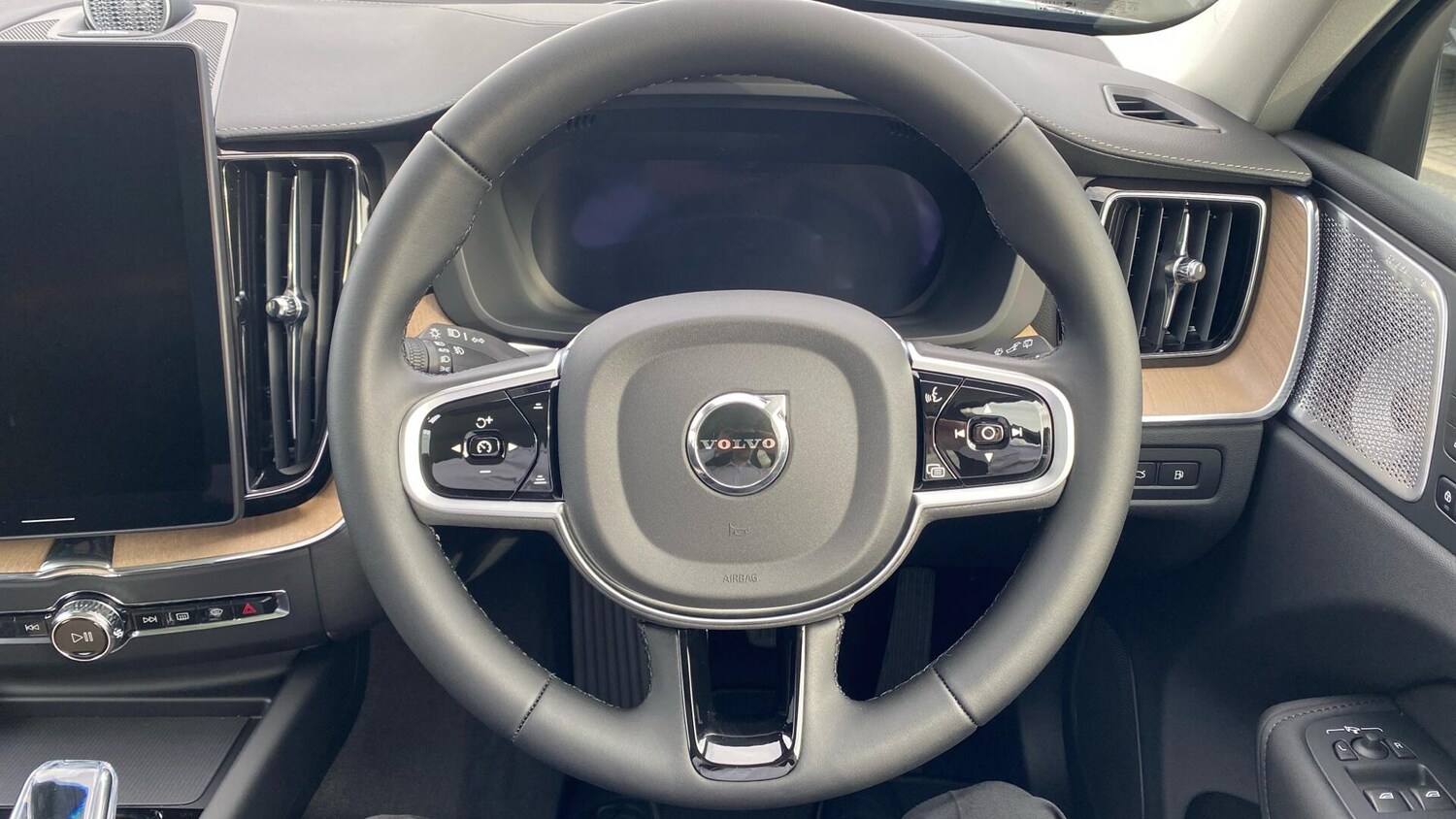 Used Volvo XC60 2026 for sale - 78019579: Photo 10