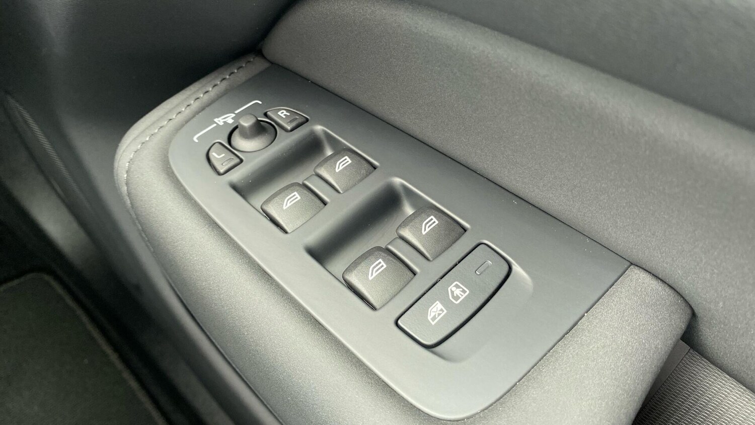 Used Volvo XC60 2026 for sale - 78019579: Photo 11