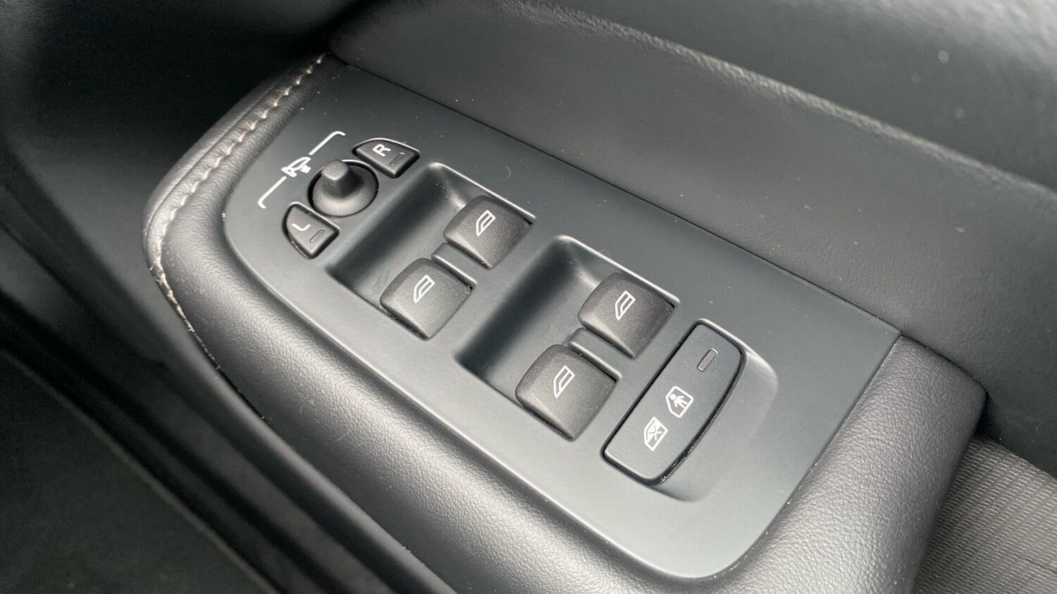 Used Volvo XC60 2025 for sale - 77455263: Photo 24