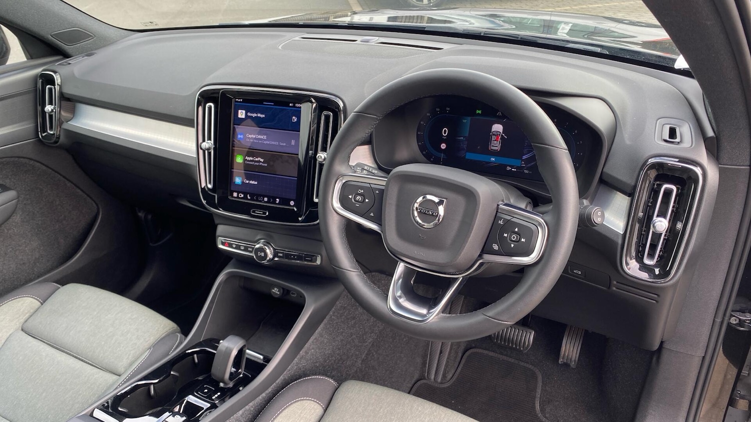 Used Volvo XC40 for sale - 77825270: Photo 4