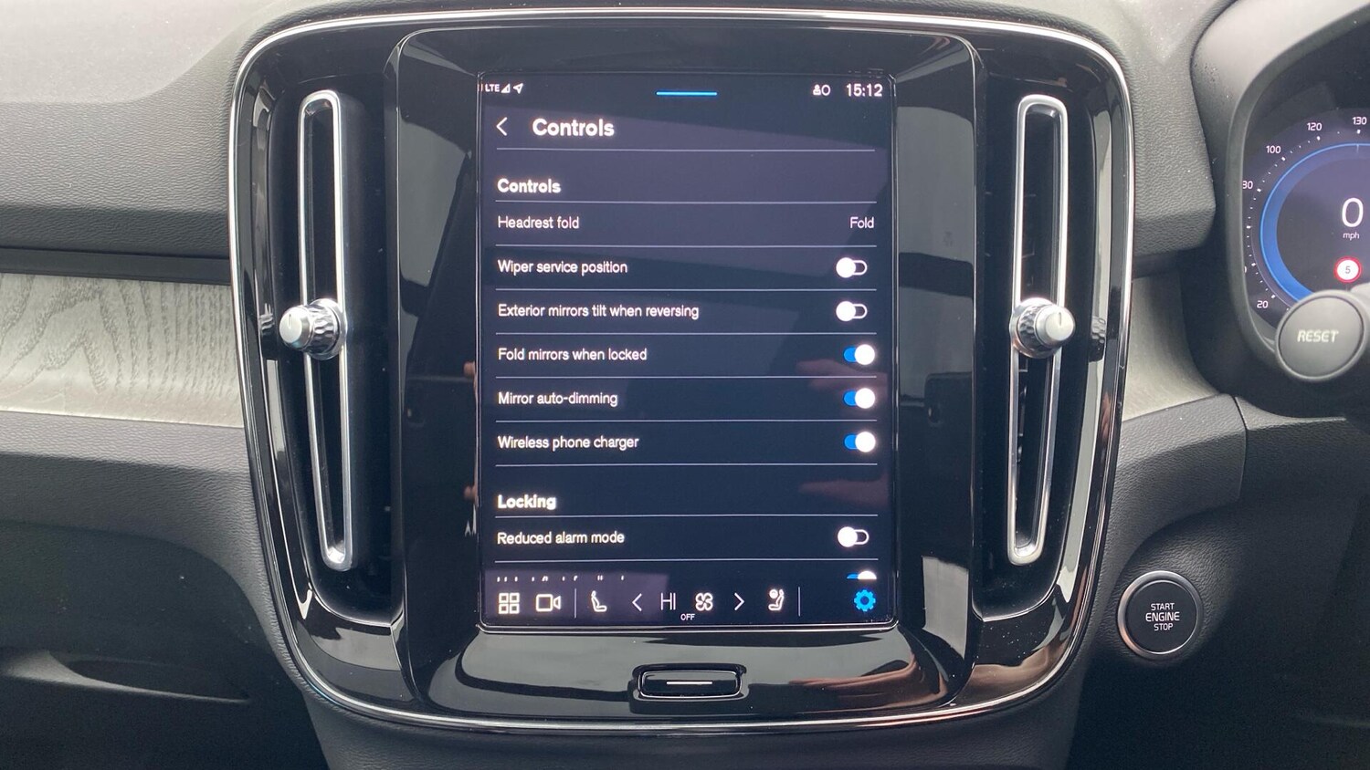 Used Volvo XC40 2023 for sale - 77839785: Photo 15