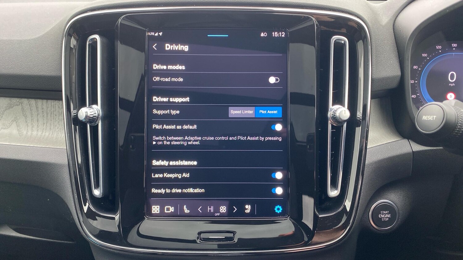 Used Volvo XC40 2023 for sale - 77839785: Photo 16