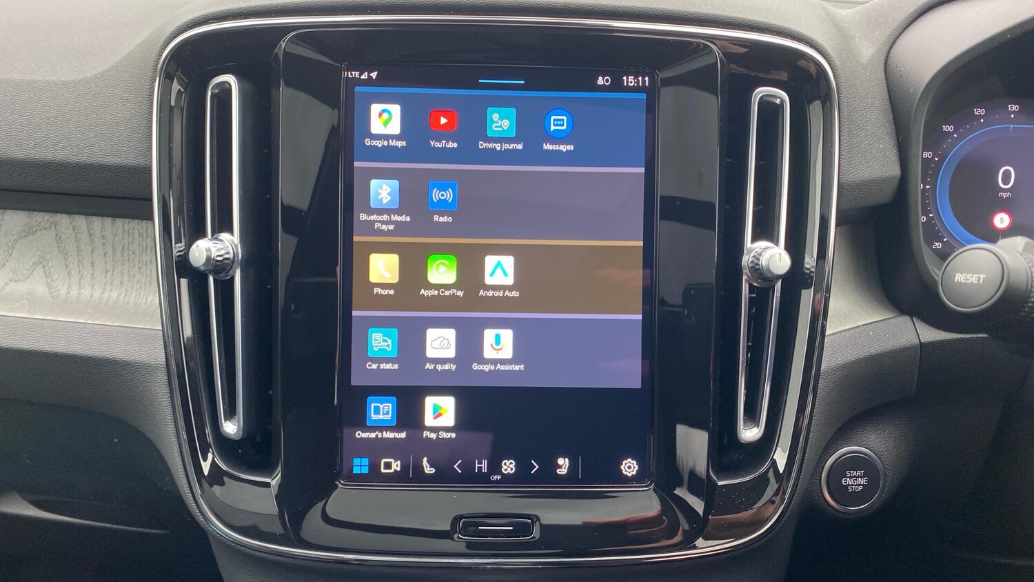 Used Volvo XC40 2023 for sale - 77839785: Photo 17