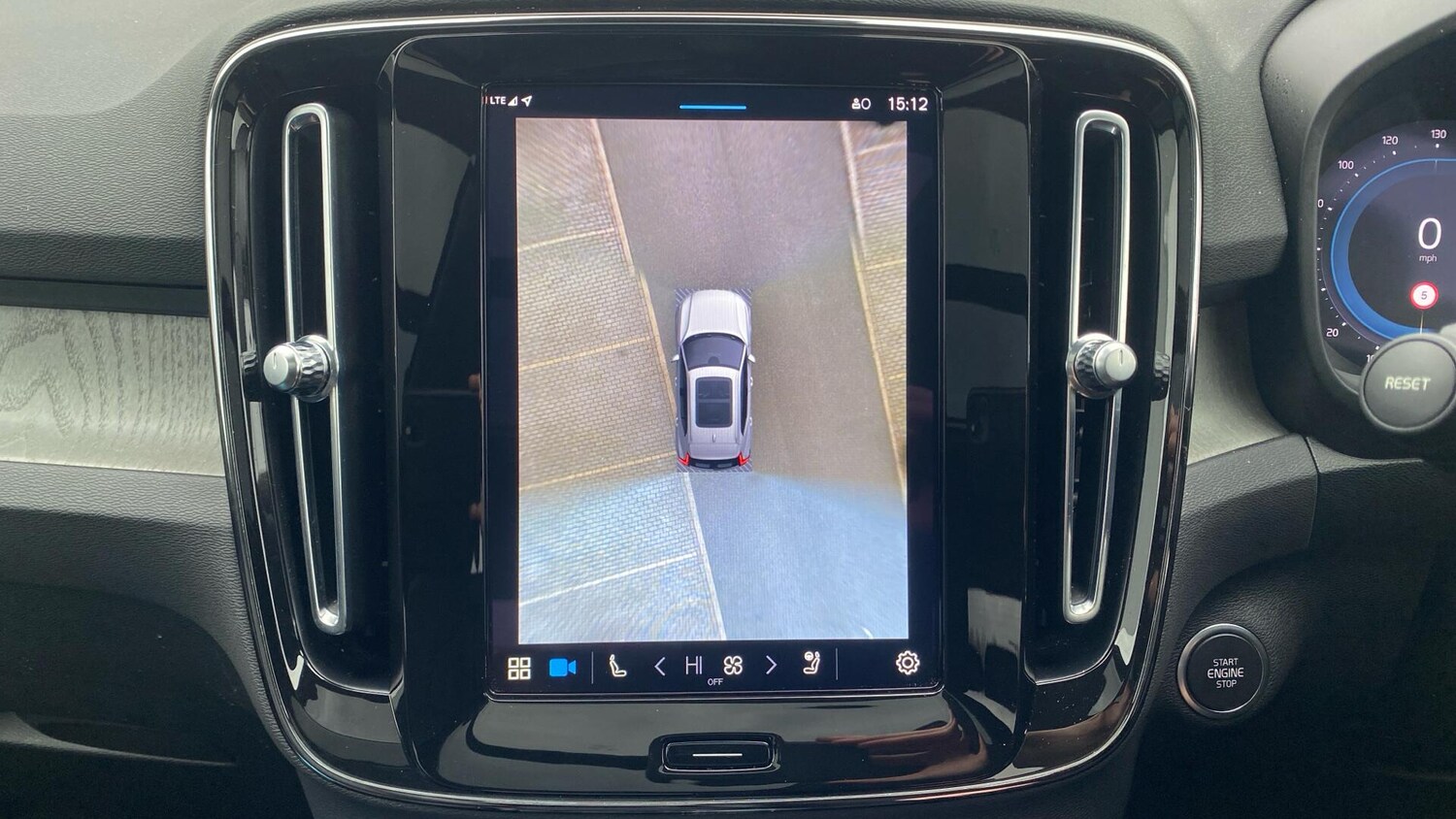 Used Volvo XC40 2023 for sale - 77839785: Photo 19