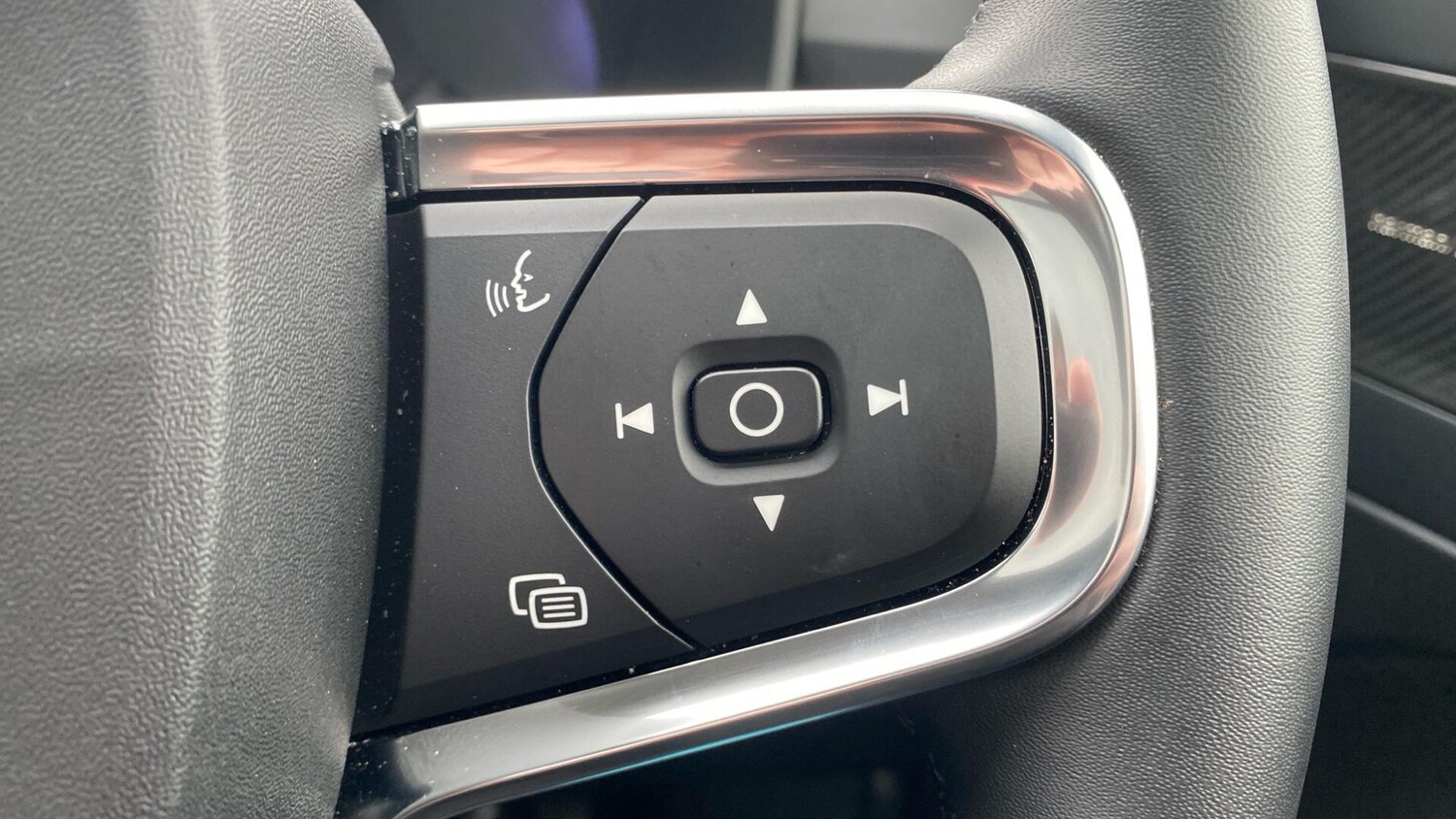 Used Volvo XC40 2023 for sale - 77839785: Photo 22