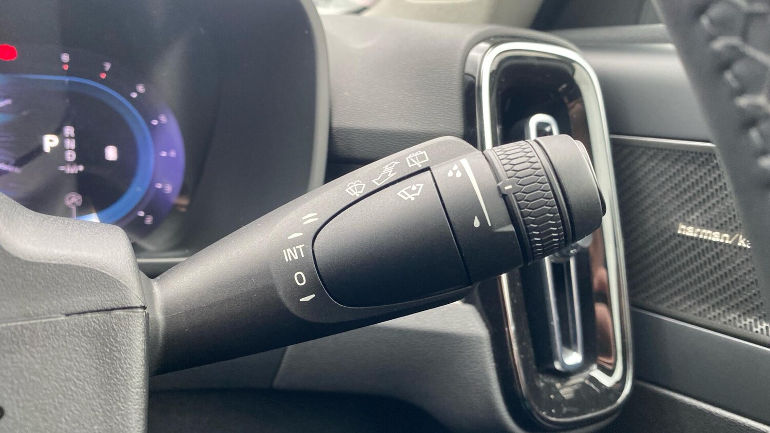 Used Volvo XC40 2023 for sale - 77839785: Photo 23