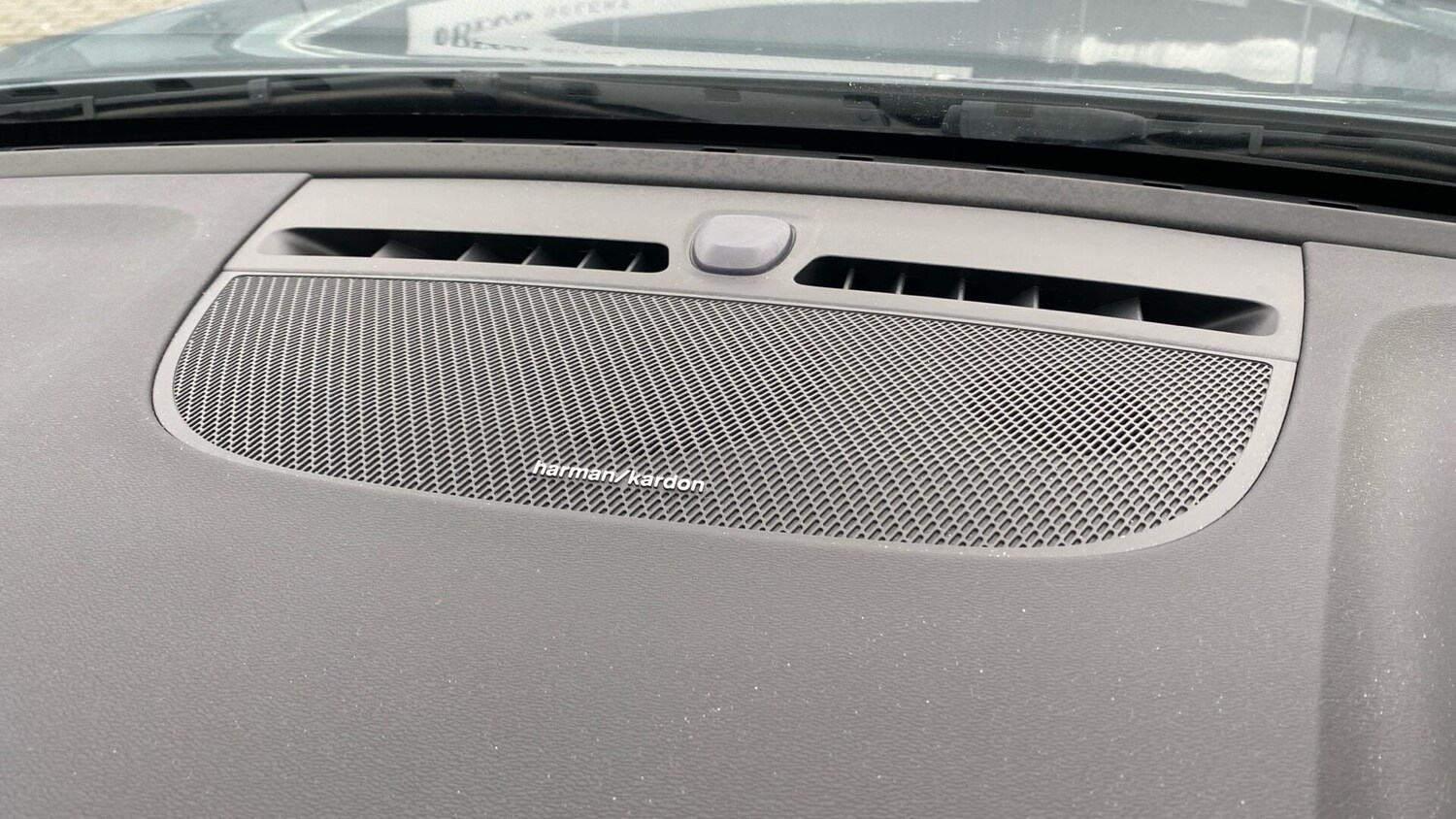 Used Volvo XC40 2023 for sale - 77839785: Photo 25