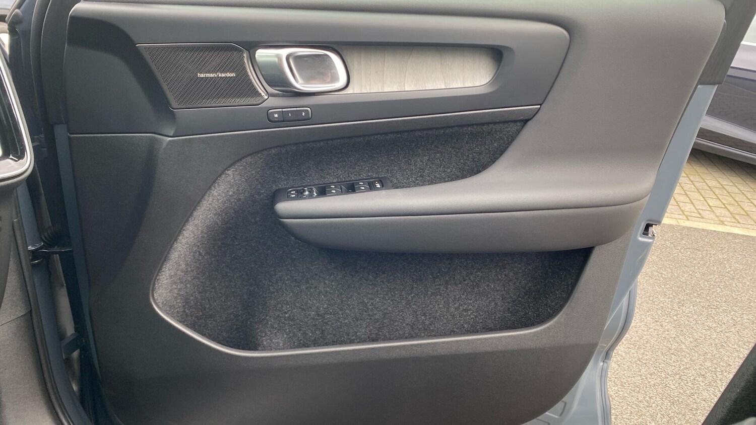 Used Volvo XC40 2023 for sale - 77839785: Photo 29